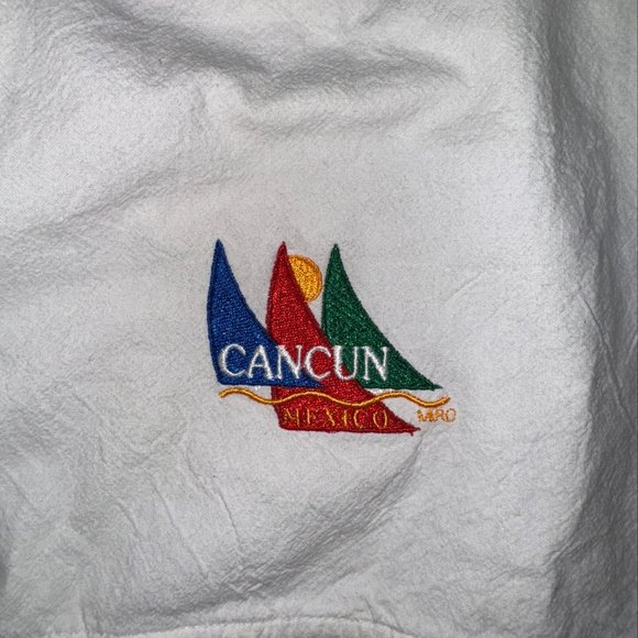 Vintage 80s Men's White Cancún, Mexico Cropped Zipper Jacket - Medium - Picture 2 of 3